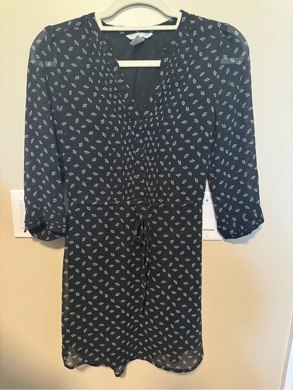 H&M Black Long-Sleeve Printed Tie-Waist Dress